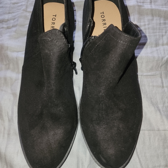 Torrid Side Dip Ankle Booties - Picture 5 of 5